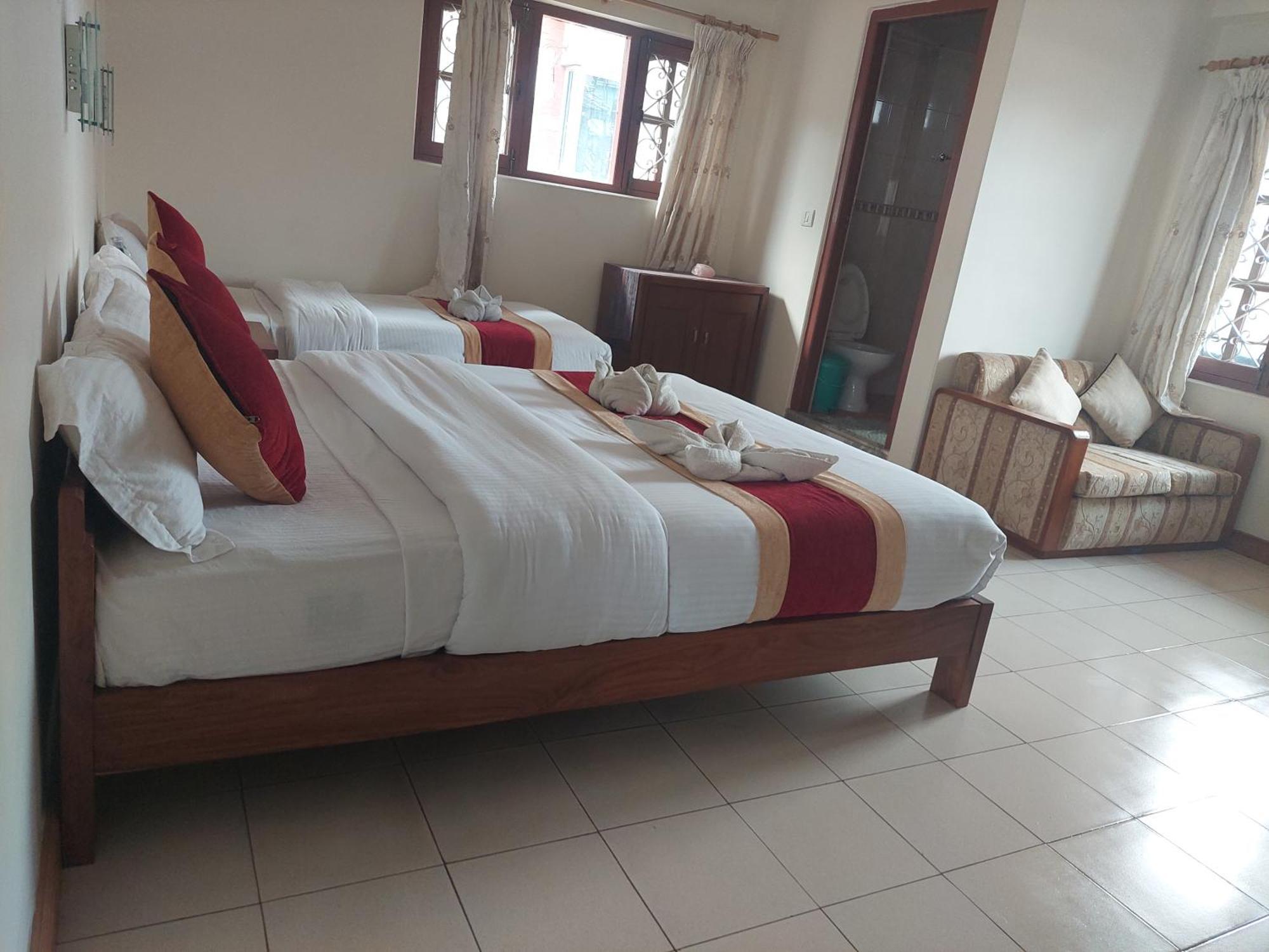 Blue Planet Lodge & Restaurant Pokhara Luaran gambar