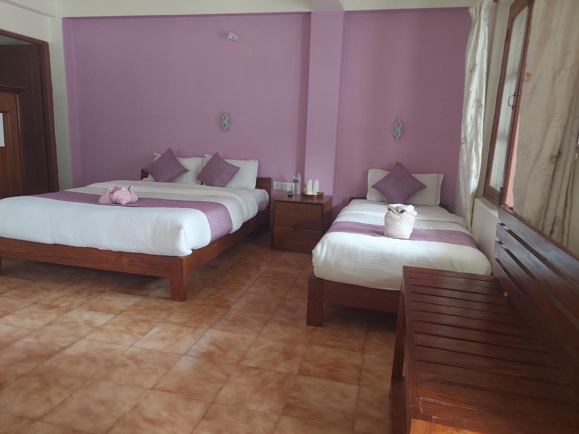 Blue Planet Lodge & Restaurant Pokhara Luaran gambar